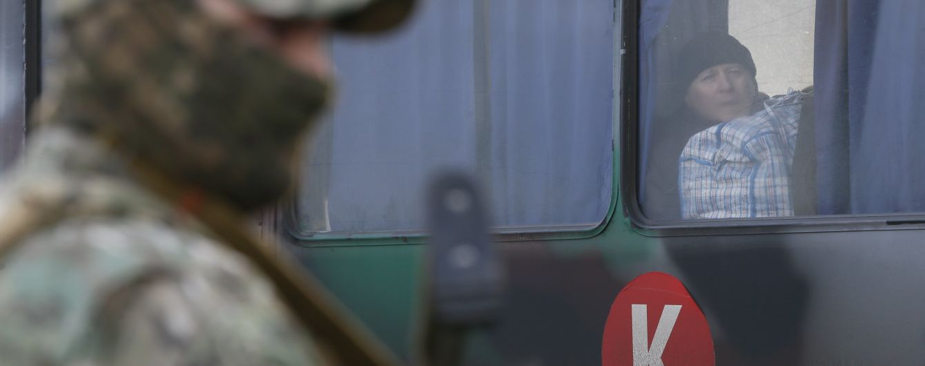 "ДНРівці" оголосили 15 звільнених під час обміну поплічників "агентами СБУ"