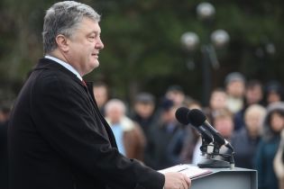 "Двадцять років Україна була на голці корупції": Порошенко - про російський газ