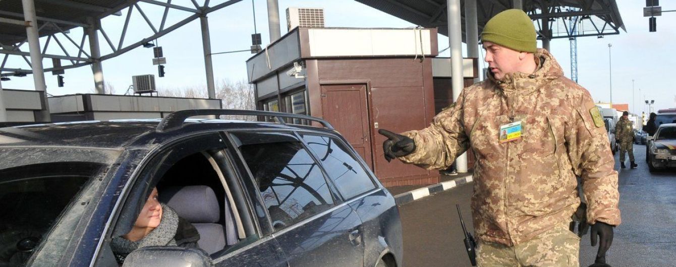 Встигнути до новорічного столу. 31 грудня державний кордон перетнули 180 тисяч людей