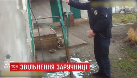 В Днепре нетрезвый мужчина залез в соседский дом и захватил заложницу