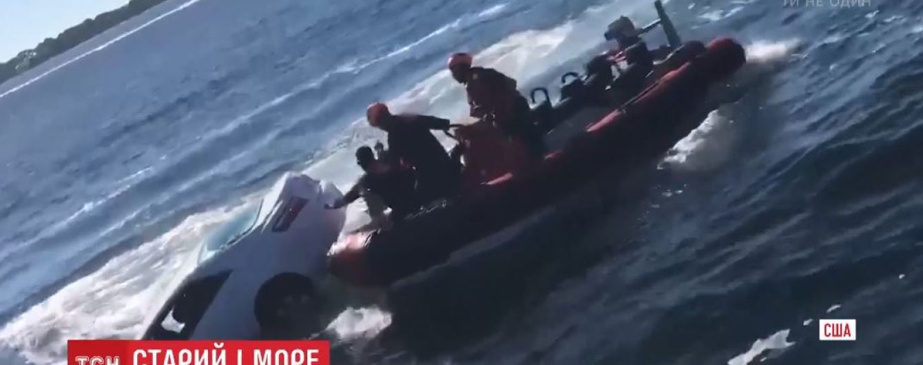 89-річний американець випадково заїхав у море на автівці і став зіркою Мережі