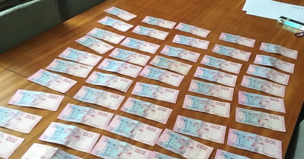 В Киеве поймали на взятке работника исполнительной службы
