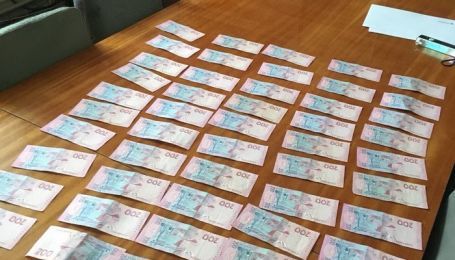 В Киеве поймали на взятке работника исполнительной службы