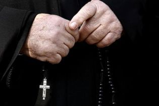 Зловмисникам, що повалили пам'ятник священику в Польщі, загрожує в'язниця
