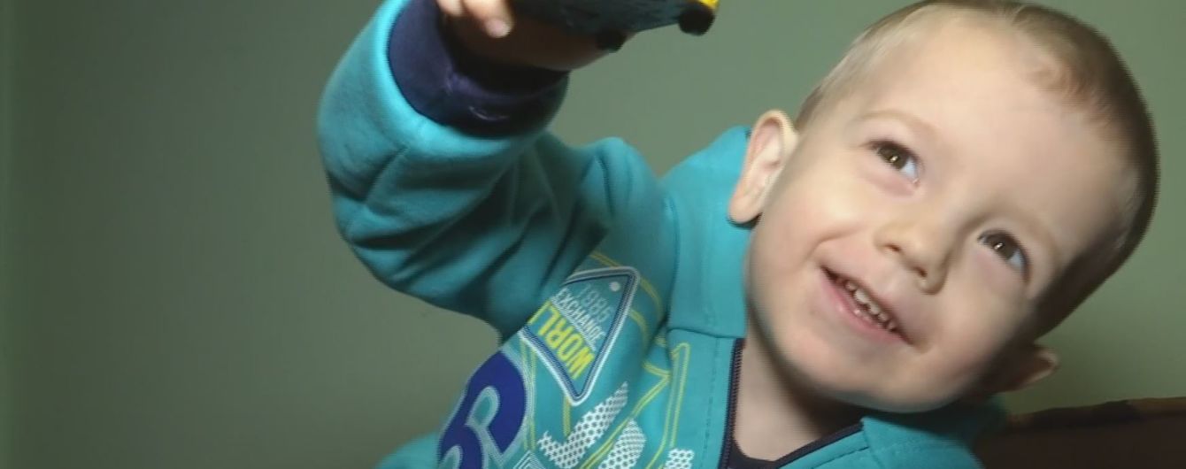 На новогоднее чудо надеется больной 3-летний Олег
