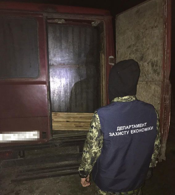 Група людей на львівщині крала нафту, під'єднавшись до нафтопроводу