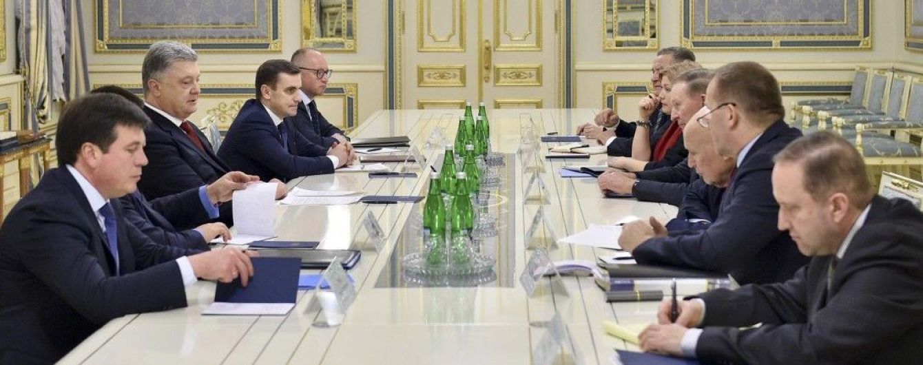 Порошенко встретился с Кучмой и другими представителями Украины в Трехсторонний контактной группе