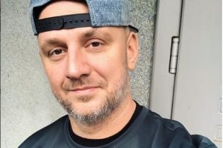 Потап с маленькими усиками насмешил юзеров