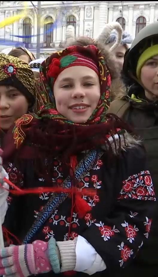 Грандиозная хода колядников центром Харькова открыла фестиваль вертепов