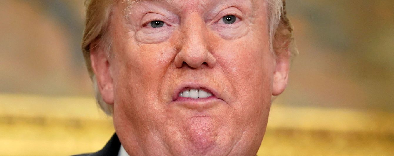 На отель Трампа спроектировали эмодзи с какашкой и слово Shithole