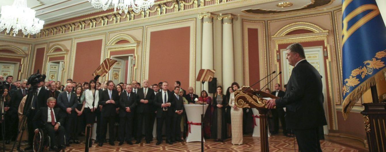 Росія тримається на агресії, брехні, маніпуляціях, репресіях та придушенні свободи слова - Порошенко