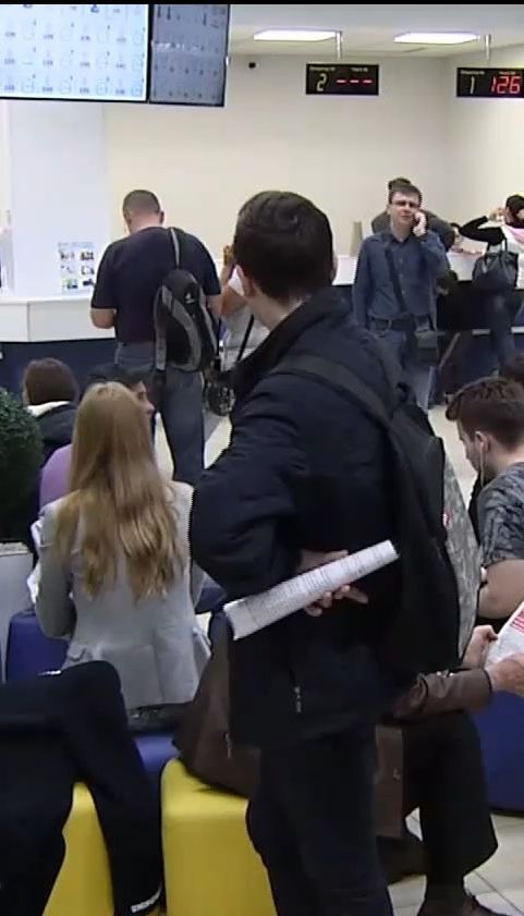 Черги за біометричними паспортами в Україні зникнуть через 3-4 місяці