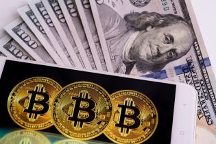 Биткоин обвалился ниже 9 тысяч долларов