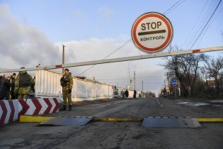 "Будут выявлять нелояльных". Боевики введут электронный учет на блокпостах - Минобороны