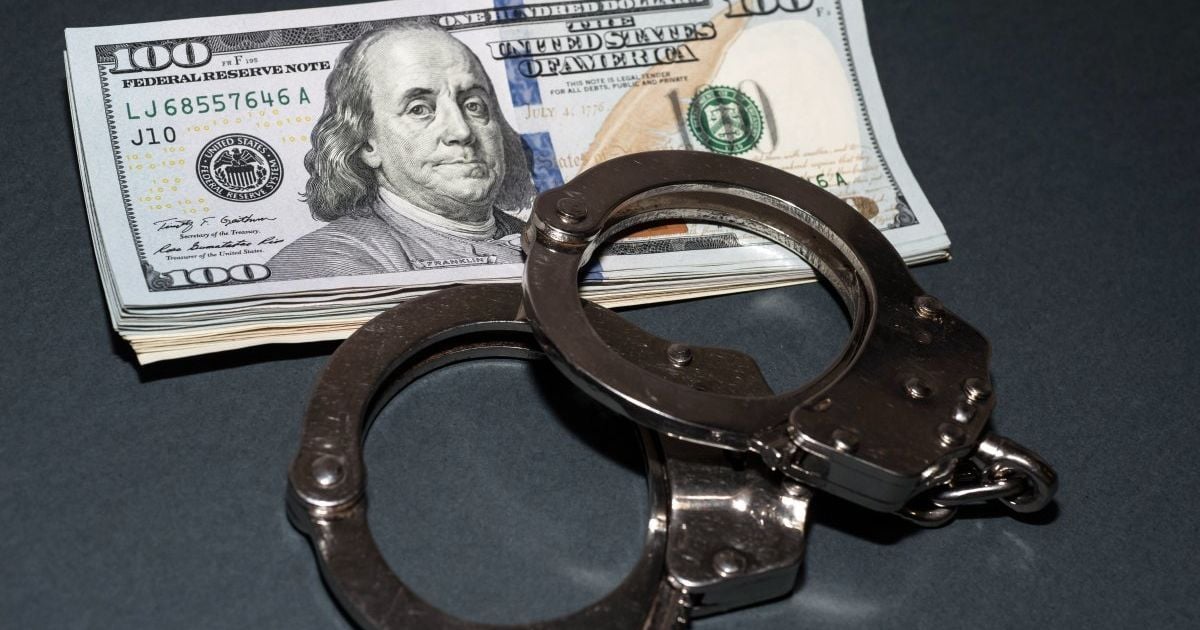 Мошенник получил $ 150 тысяч за ‘содействие’ в назначении главы района