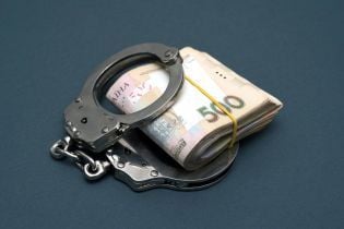 Прокуратура Черкасской области разоблачила директора поликлиники на получении взятки