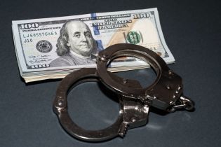 Мошенник получил $ 150 тысяч за "содействие" в назначении главы района на Киевщине