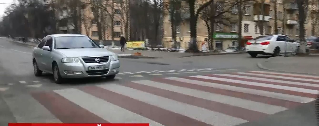 В Черновцах маршрутка сбила женщину на пешеходном переходе