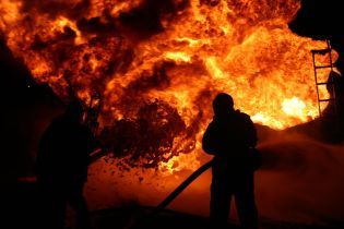 Горячие пожарники: в соцсетях выбирают лучшего спасателя столицы