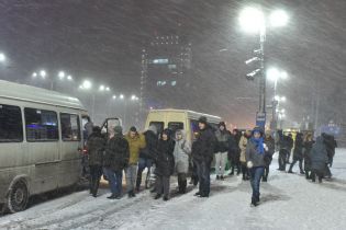 Мать двоих детей борется за бесплатный поезд и питание для школьников целого города на Житомирщине