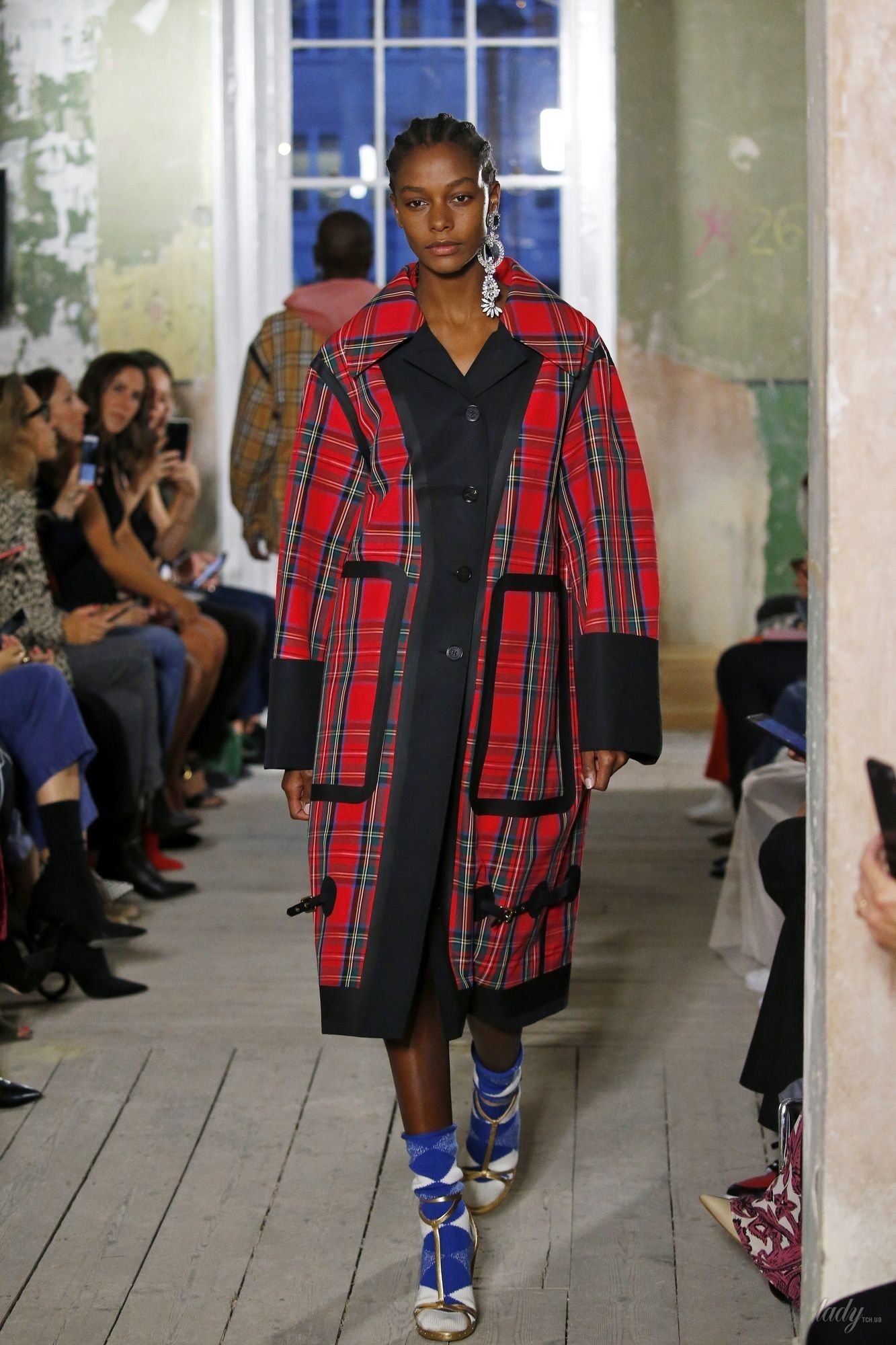 Коллекция Burberry прет-а-порте сезона весна-лето 2018_16