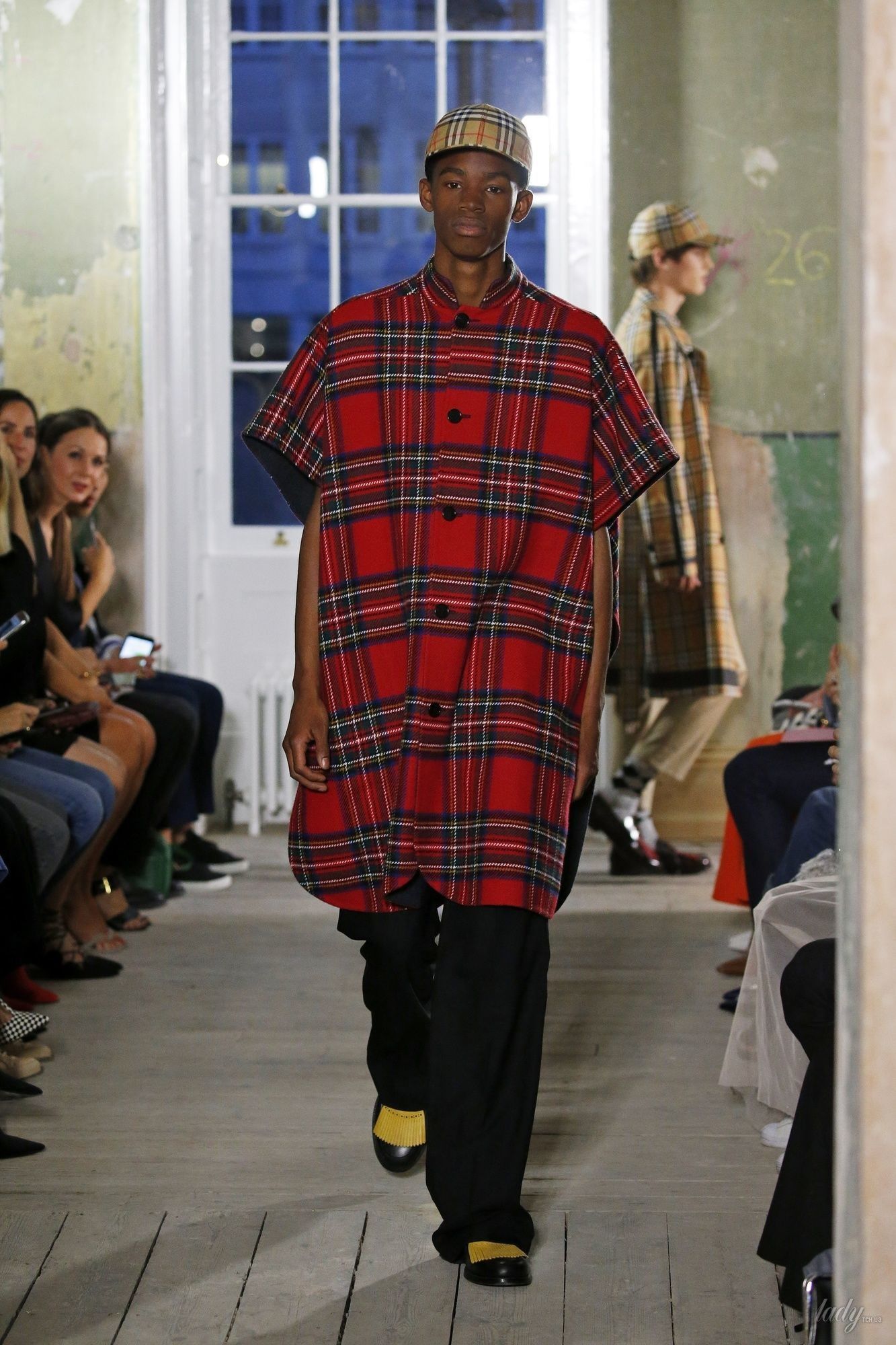 Коллекция Burberry прет-а-порте сезона весна-лето 2018_4