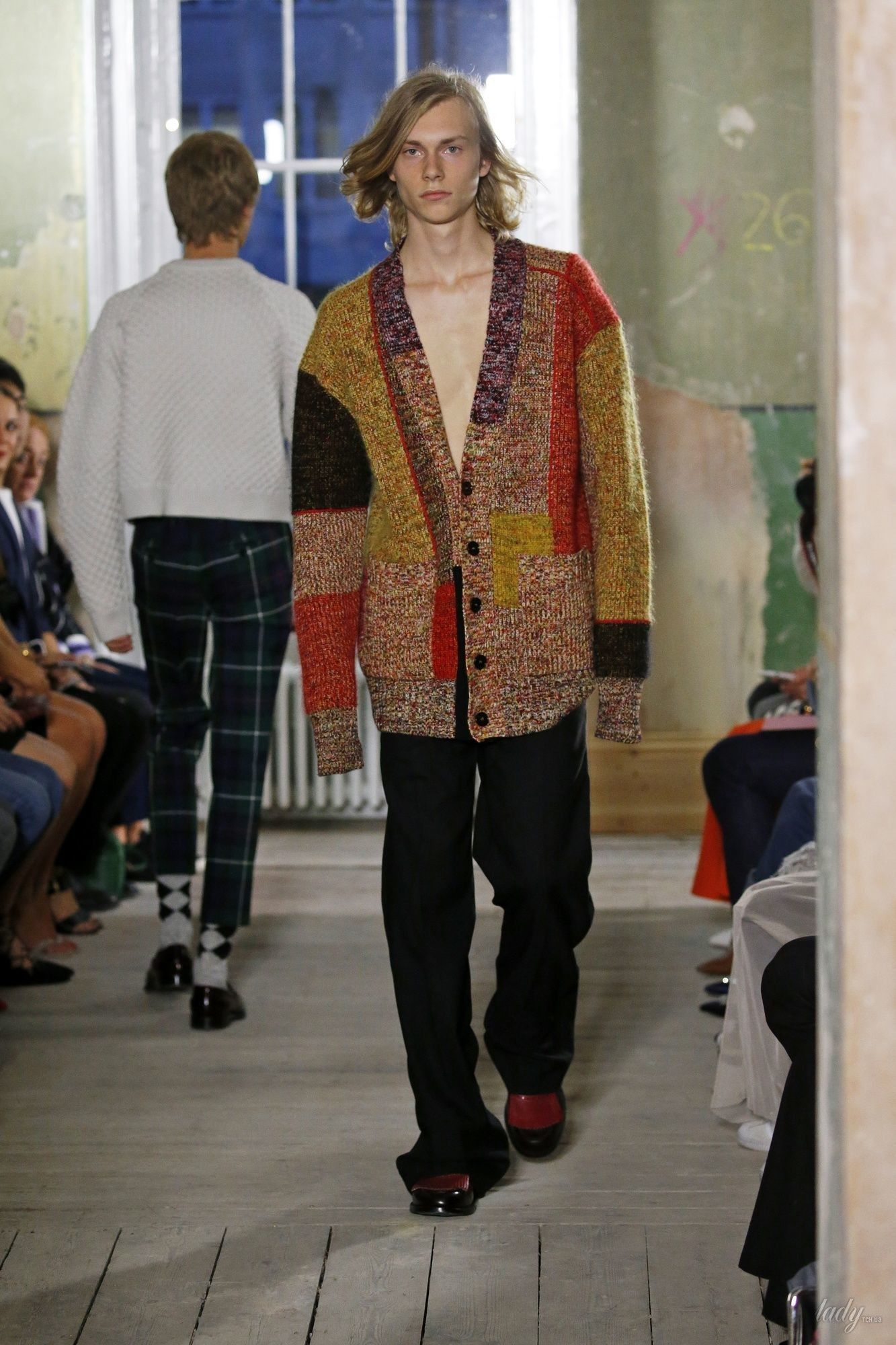 Коллекция Burberry прет-а-порте сезона весна-лето 2018_27