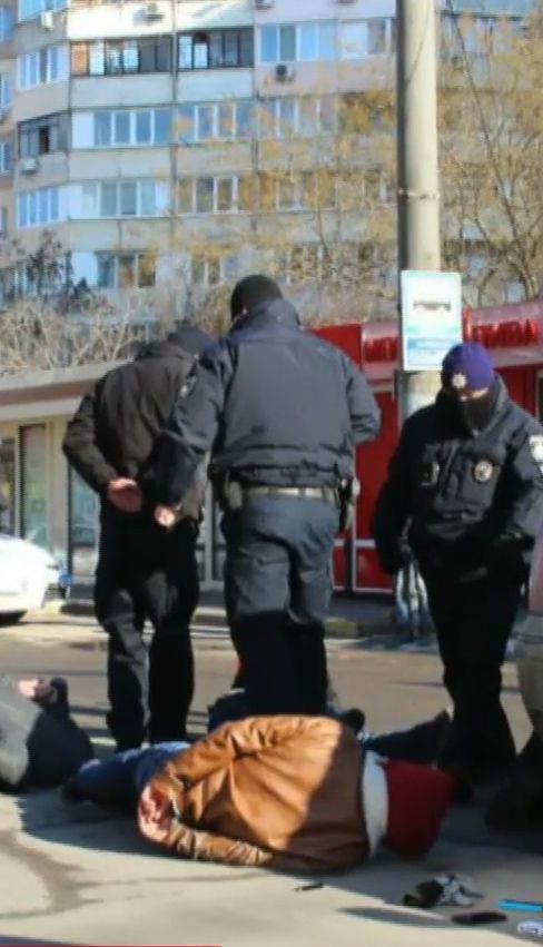 Патрульные с выстрелами в воздух преследовали уголовных гастролеров в Одессе