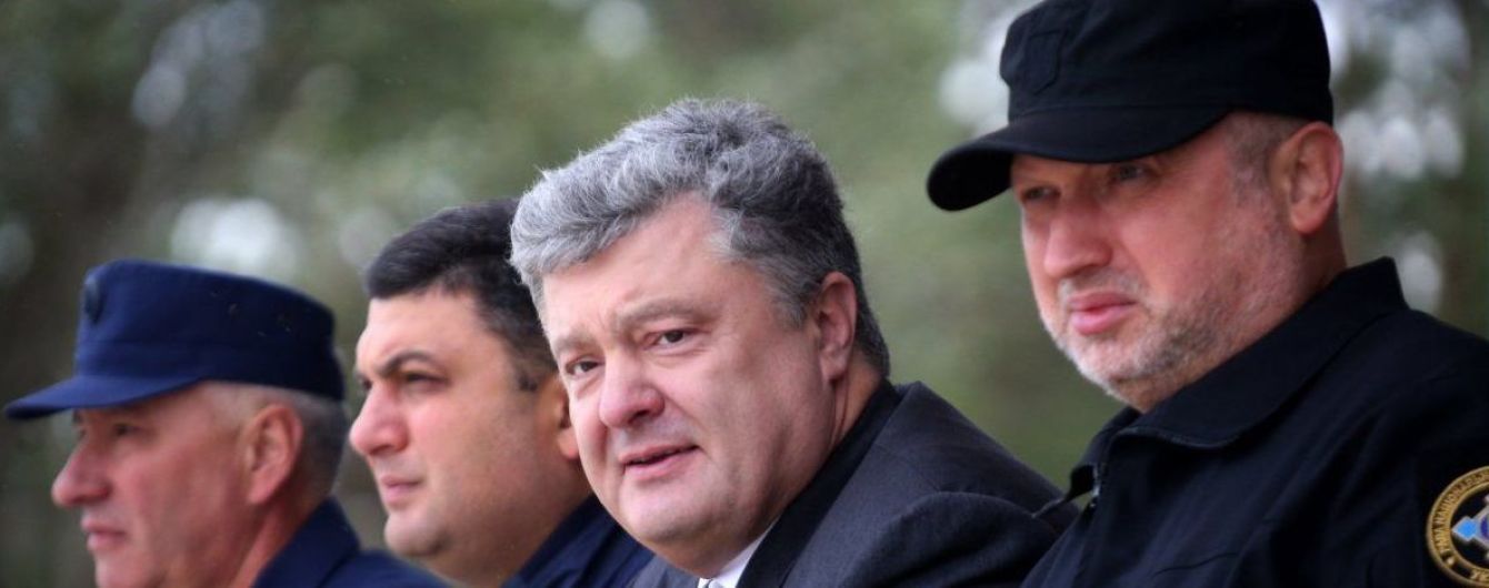 Порошенко уволил Турчинова, суд снял судимость с Лозинского. Пять новостей, которые вы могли проспать