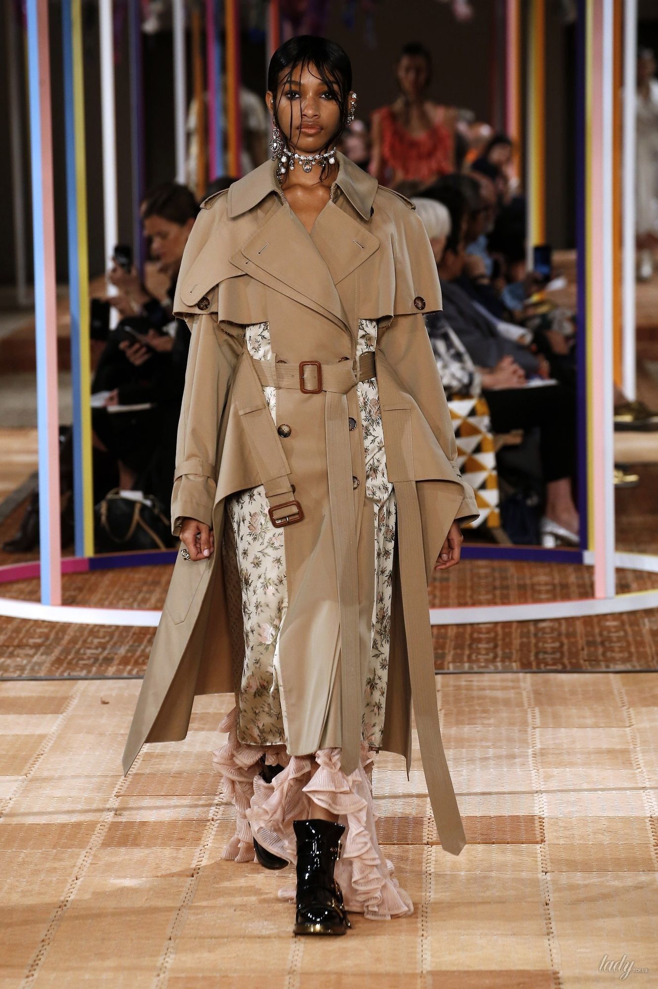 Коллекция Alexander McQueen прет-а-порте сезона весна-лето 2018_33