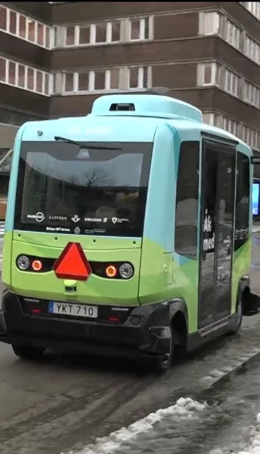 В Стокгольме запустили бесплатный автобус без водителя