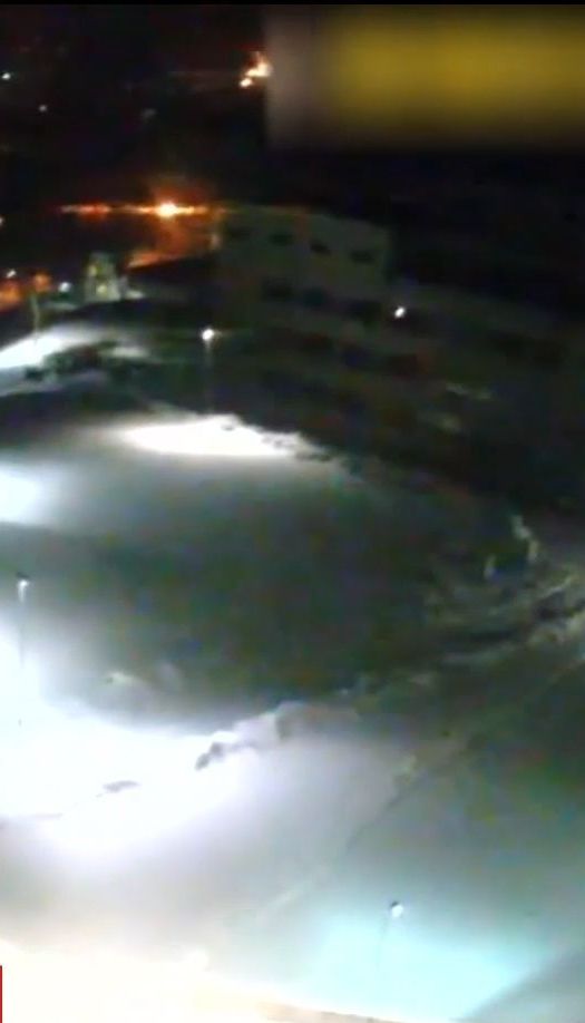 Днепровским патрульным удалось схватить за ногу мужчину, который выпрыгнул с десятого этажа