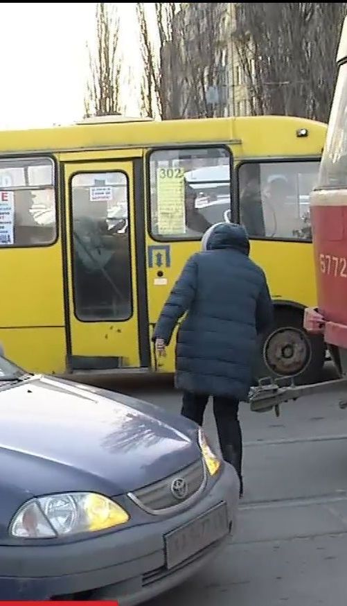 Перейти дорогу и выжить: почему в Украине некому следить за пешеходами