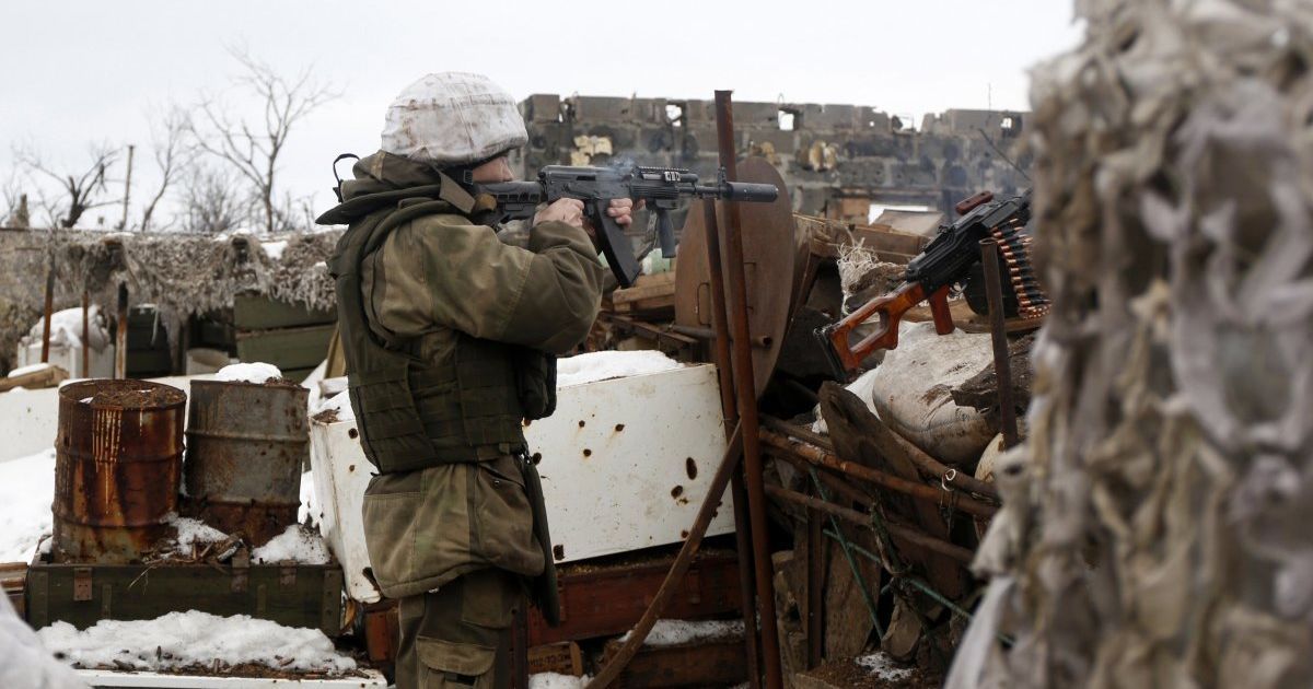 На передовой на Донбассе были ранены трое украинских военных. Хроника АТО
