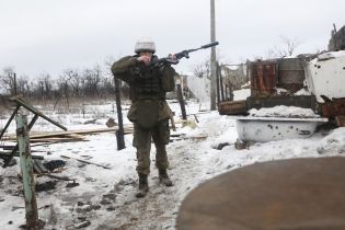 Українських прикордонників на Донбасі обстріляли з території Росії