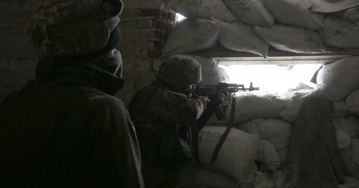 Боевики убили украинского бойца, еще двоих ранили. Хроника АТО