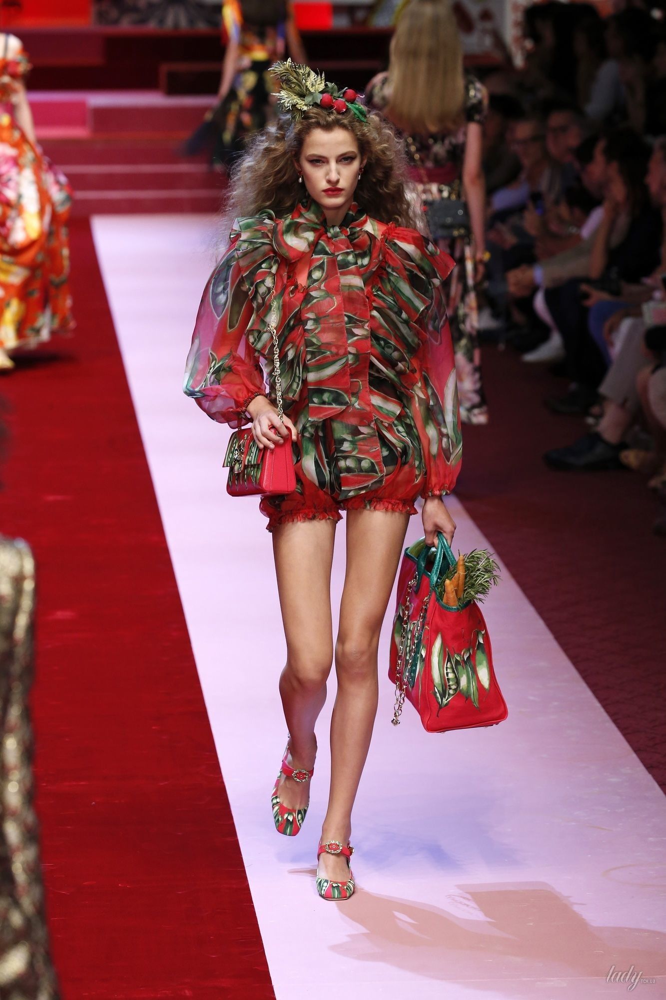 Коллекция Dolce&Gabbana прет-а-порте сезона весна-лето 2018_49