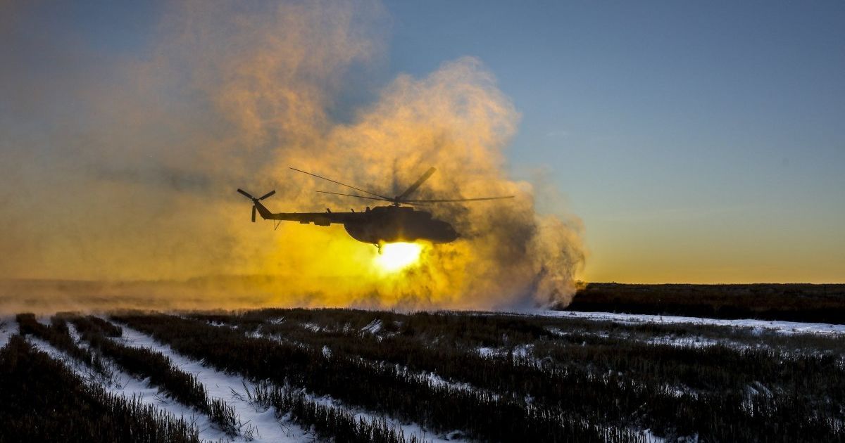 Украинскую границу усилят боевой техникой и спецподразделением вертолетов