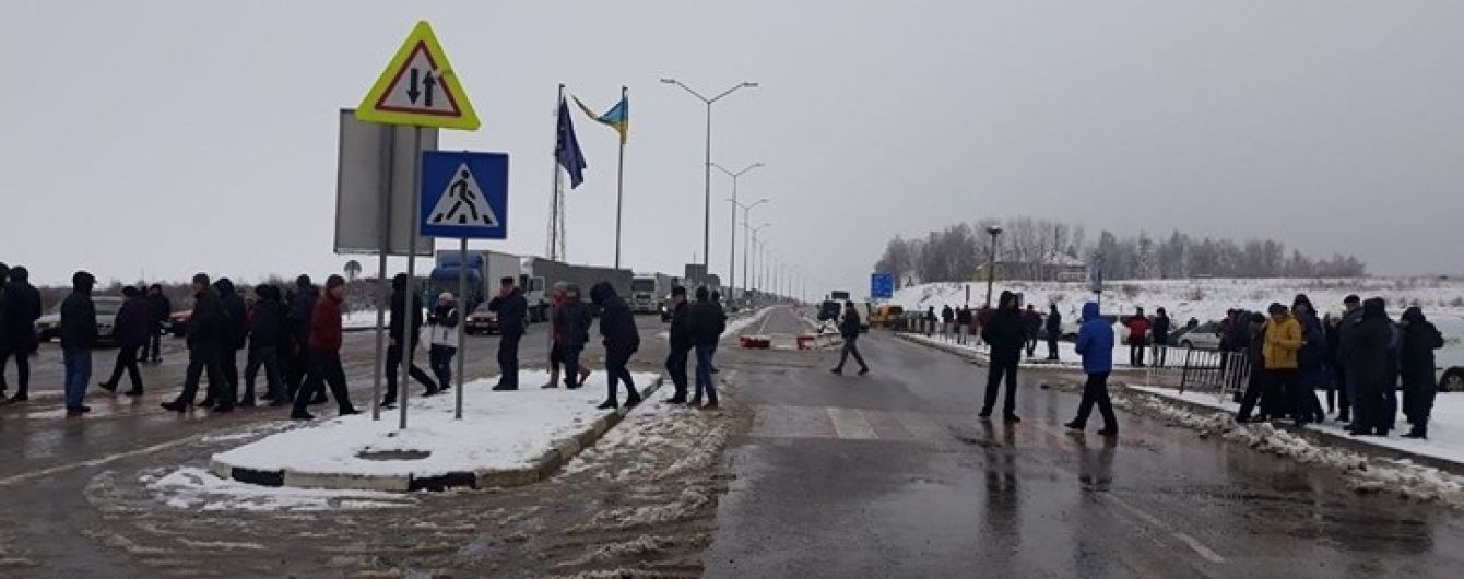 Протестувальники заблокували два пункти пропуску на кордоні з Польщею