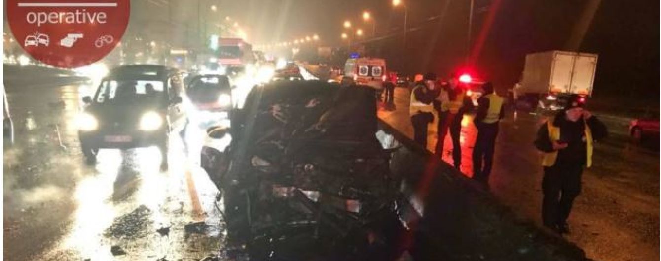 У поліції розповіли подробиці масштабної ДТП в Києві, у якій загинуло двоє людей