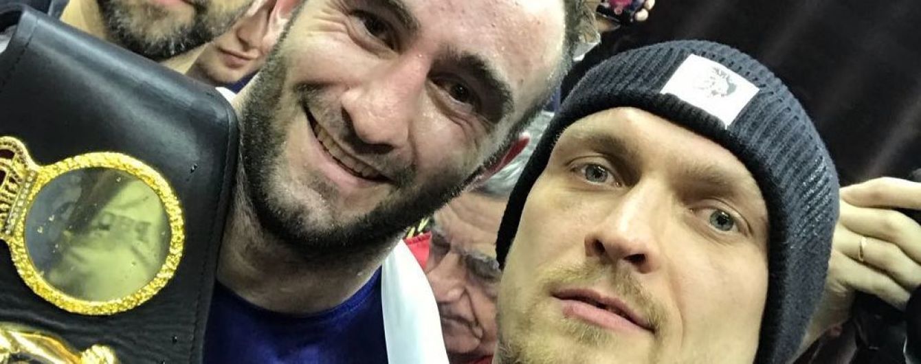 Усик у Мексиці розпочав підготовку до бою з Гассієвим