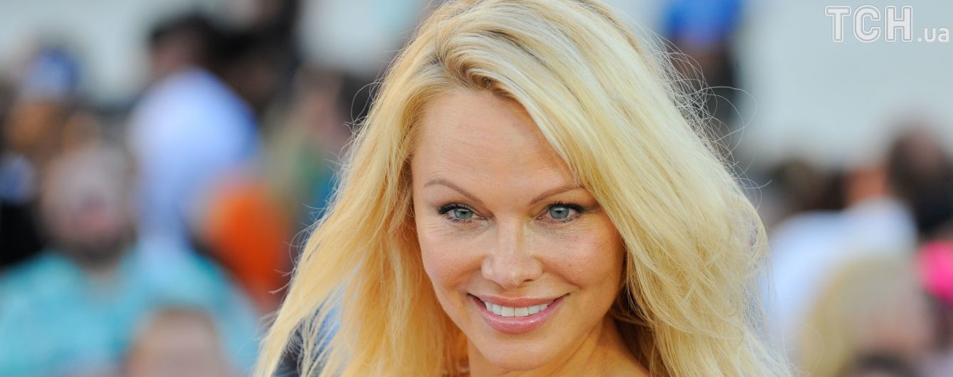 51-річна Памела Андерсон виходить заміж за молодшого на 19 років футболіста-красунчика – ЗМІ