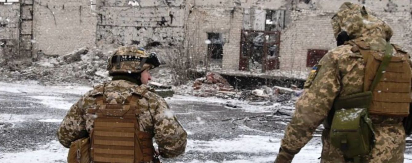 Під час обстрілу бойовиків зазнав бойової травми український боєць. Хроніка АТО