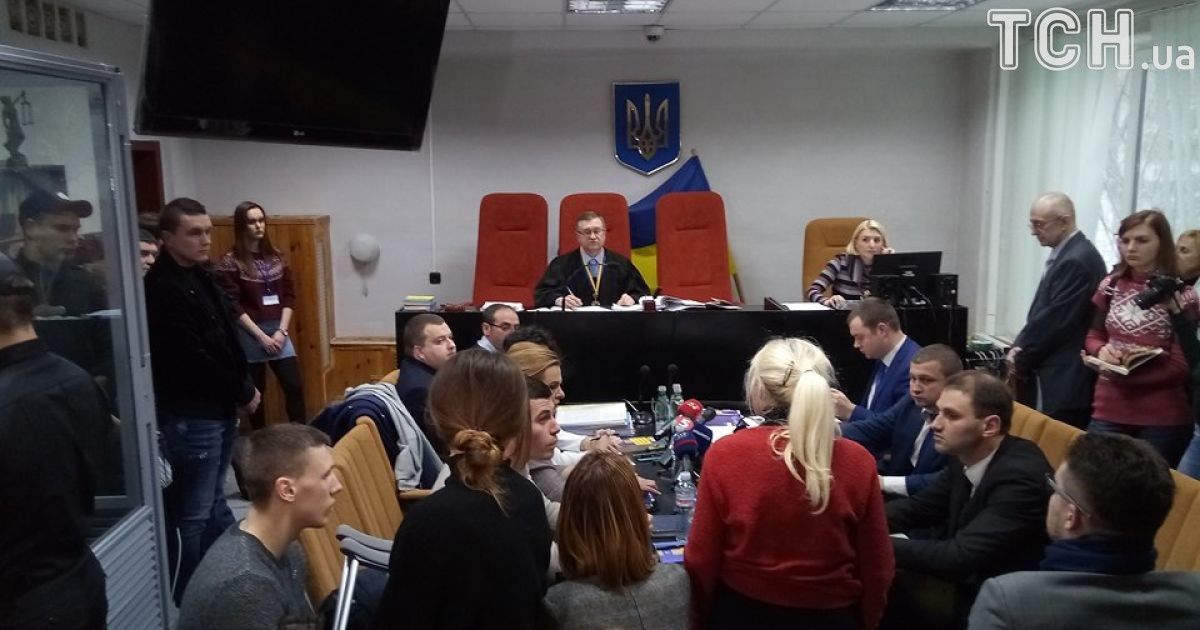 На суде Зайцеву и Дронова посадили вместе на место для обвиняемых