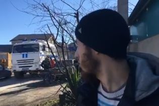 В Симферополе обыскивают дом крымского татарина, самого хозяина увезли неизвестно куда