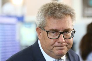 Поляка-вице-президента Европарламента отстранили за оскорбление коллеги