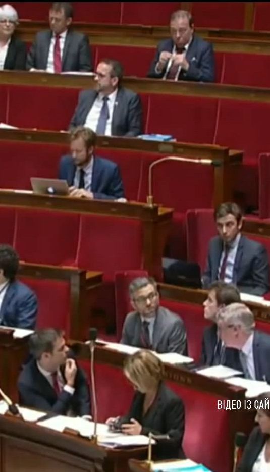 Французьких депутатів штрафуватимуть за пропущені засідання