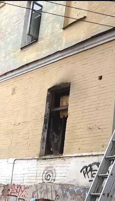 В Киеве горело историческое здание, в котором провозглашали объединение УНР И ЗУНР