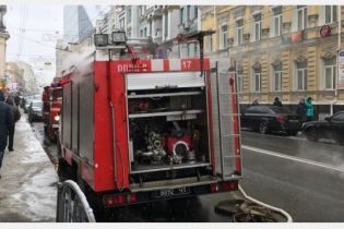 У столичному бізнес-центрі горіли офіси на 23 поверсі