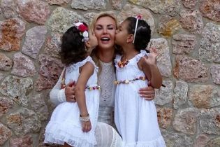 Камалія розчулила юзерів відео, де її маленька донечка співає українською